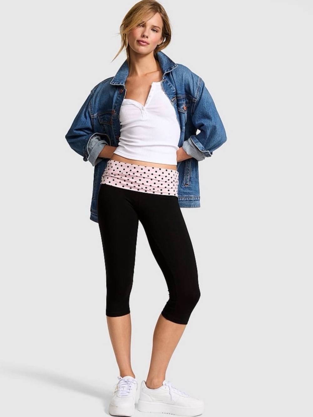 🚫SOLD🚫New Victoria’s Secret PINK fold-over waistband Capri leggings size medium